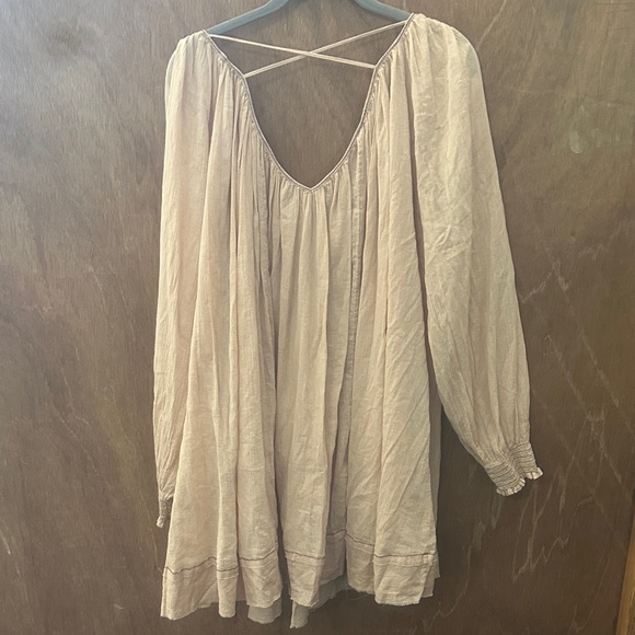 Flowy Blush Pink Long Sleeve Dress - Picture 3 of 6